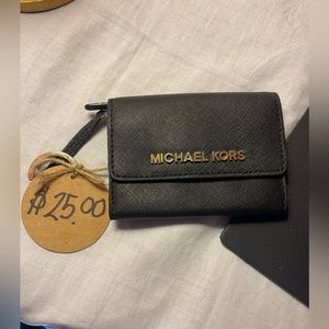 Black Micheal Kors wallet